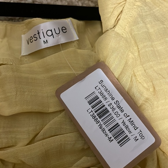 A7 - 362 Vestique yellow ruched sunshine state of mind top size medium - Picture 13 of 15